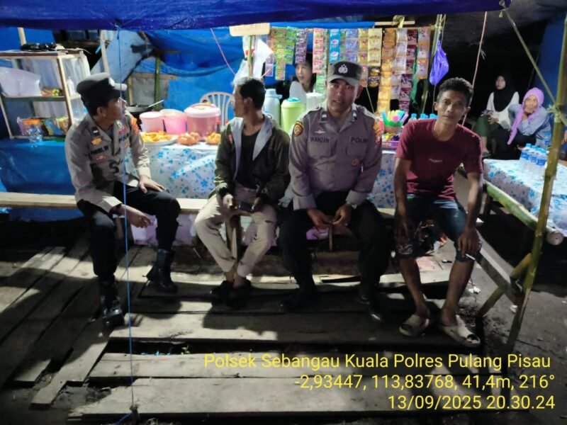 Polsek Sebangau Kuala Aktif Sambangi Warga di malam hari.
