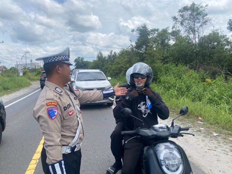 Satlantas Polres Pulang Pisau Sosialisasi, Penggunaan Helm dengan Benar