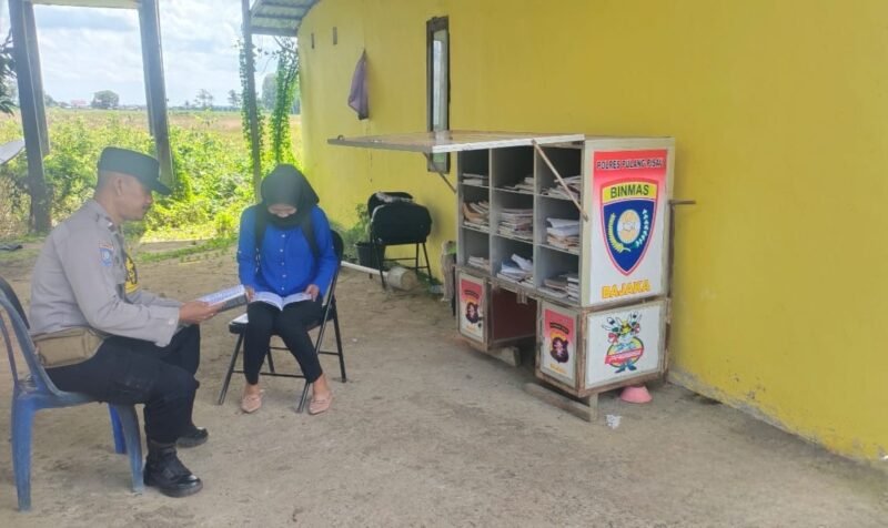 Budayakan baca Satbinmas Polres Pulang Pisau melalui bhabinkamtibmas melaksanakan perpustakaan keliling (Bajaka) Ke Pedesaan wilayah Kabupaten Pulang Pisau, Minggu (14/09/2025).