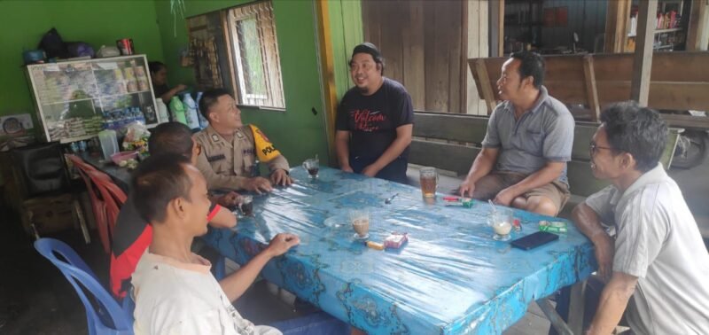 Sat Binmas Polres Pulang Pisau Melaksanakan Kegiatan Polisi RW