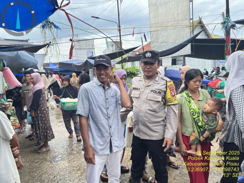 Personel Polsek Kahayan Kuala menyampaikan pesan Kamtibmas, dan Himbauan kamtibmas