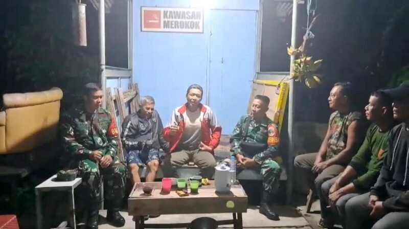Babinsa Kodim 1009/Tla Berikan Motivasi Serta Semangat Warga Untuk Aktifkan Kembali Poskamling