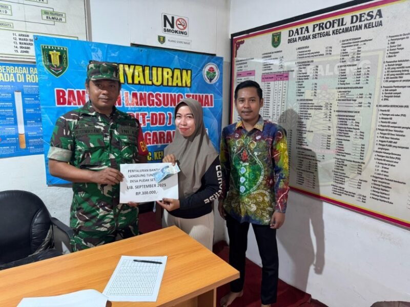 Babinsa Sertu Rahmadani Hadir Berikan Rasa Aman dalam Penyaluran BLT