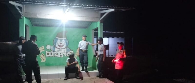 Berikan Rasa Aman, Polsek Maliku Patroli Malam ke Daerah Pemukiman Warga