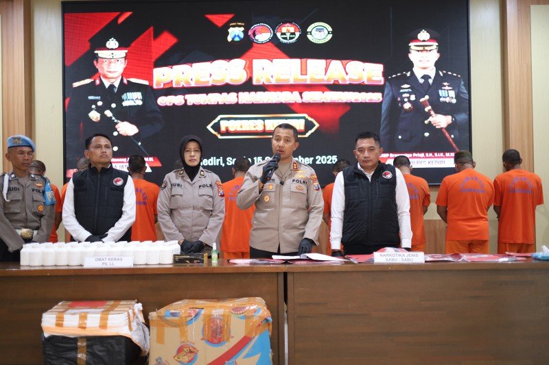 16 Pelaku Tersangka 98,48 gram Sabu, dan Ratusan Ribu Okerbaya, Foto: Redaksi/Bib