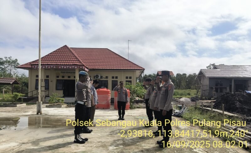Personil polsek sebangau kuala melaksanakan serah terima piket penjagaan mako polsek sebangau kuala