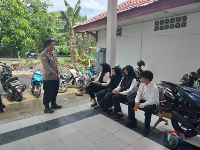 PERSONEL SATBINMAS POLRES PULANG PISAU SAMPAIKAN HIMBAUAN CEGAH PREMANISME DI TENGAH MASYARAKAT