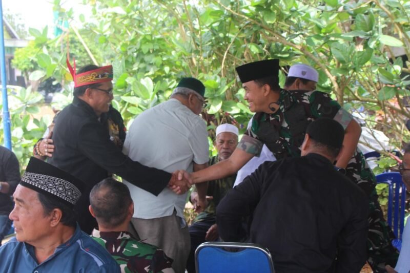 Bentuk Kepedulian Serta Ungkapan Belasungkawa Dandim 1099/Tla Melayat Kerumah Duka Tokoh Adat