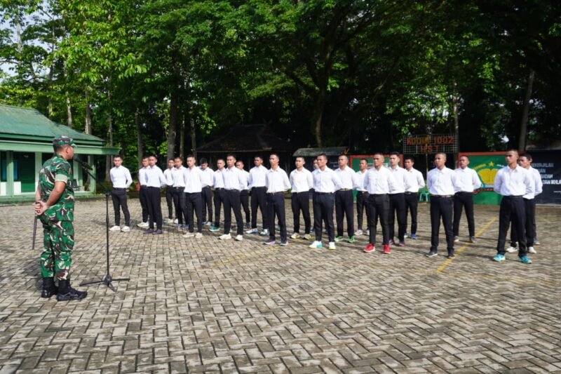 Dandim 1002/HST Ingatkan Calon Prajurit foto: redaksi/bib gila