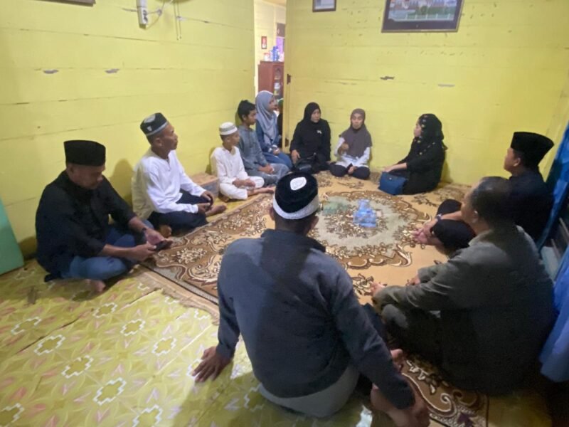 Turut Berbelasungkawa Dandim 1009/Tla Beserta Seluruh Anggota Melayat Kerumah Duka Almarhum Koptu Erwin