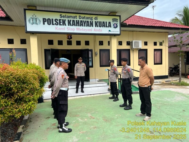 Rutinitas Personil polsek Kahayan kuala melaksanakan serah terima piket penjagaan mako polsek Kahayan kuala