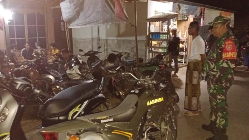Rutin Laksanakan Patroli, Babinsa Banua Rantau Ajak Warga Peduli Keamanan