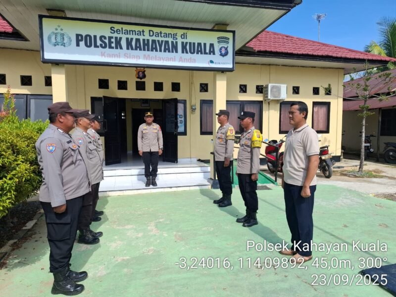 Rutinitas Personil polsek Kahayan kuala melaksanakan serah terima piket penjagaan mako polsek Kahayan kuala