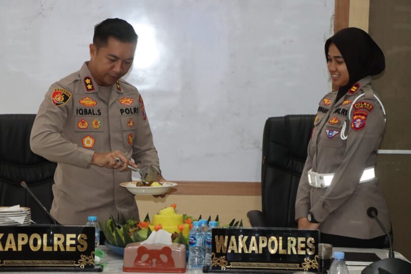 Polres Pulang Pisau Gelar Syukuran dan Potong Tumpeng