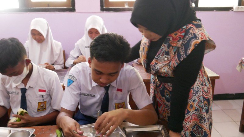 doarjo Kunjungi Dua Sekolah Sekaligus, Pastikan Menu MBG Aman Dikonsumsi