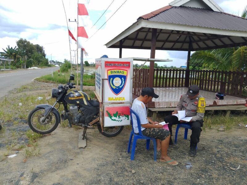 Dalam Rangka meningkatkan minat dan menanamkan budaya baca Satbinmas Polres Pulang Pisau melaksanakan perpustakaan keliling (Bajaka) Ke Pedesaan wilayah Kabupaten Pulang Pisau, Selasa (23/09/2025) pagi.
