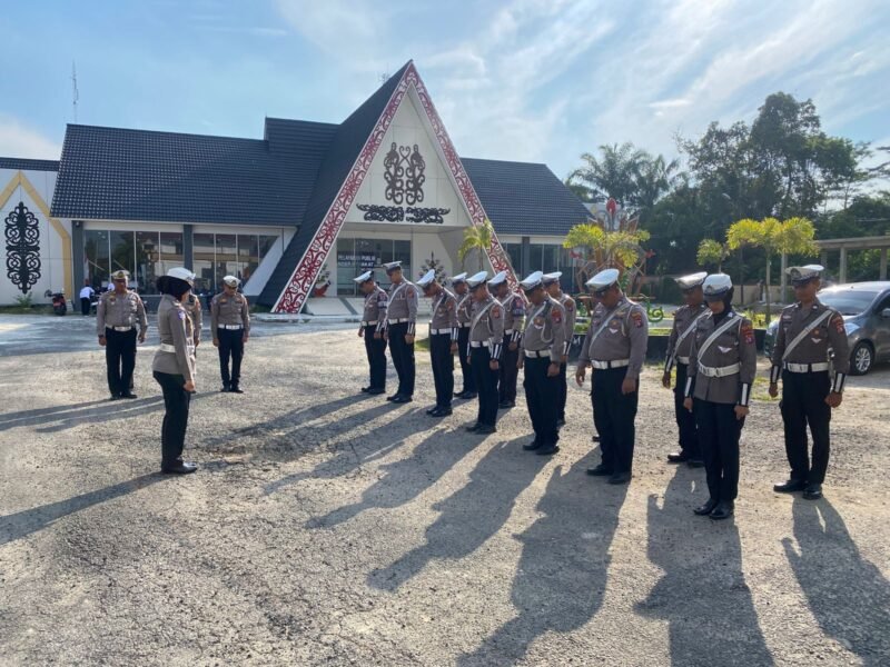Kasat Lantas Polres Pulang Pisau Berikan Arahan Saat Apel Pagi