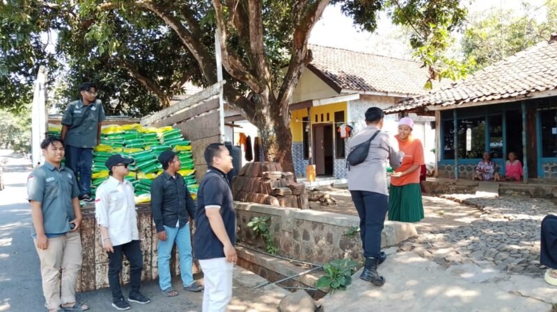 Pangan Murah Salurkan 5 Ton Beras di Lereng Bromo