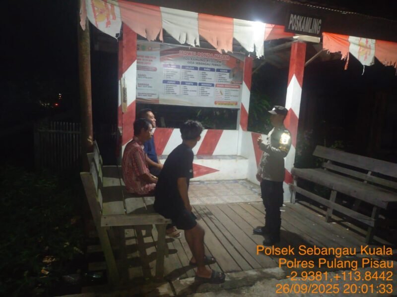 Personil Polsek Sebangau Kuala sambangi Warga Sekitar dan menyampaikan Himbauan Kamtibmas kepada masyarakat.