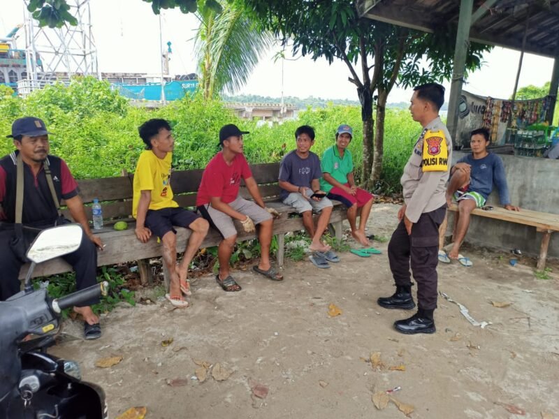 KANIT BINKAMSA POLRES PULANG PISAU LAKUKAN PENGECEKAN POS KAMLING DI DESA