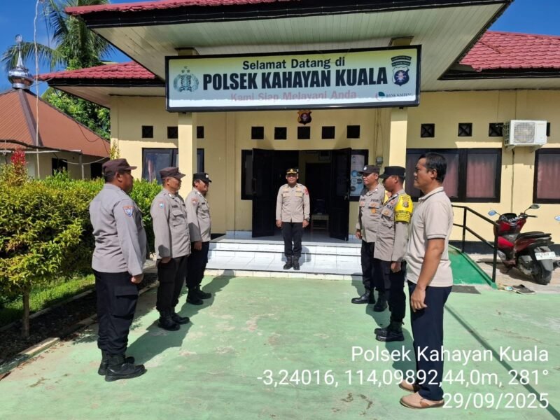 Rutinitas Personil polsek Kahayan kuala melaksanakan serah terima piket penjagaan mako polsek Kahayan kuala