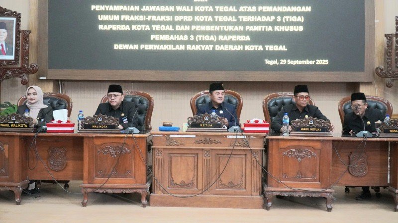 Foto: Fauzi/redaksi Fraksi DPRD Beri PU, terhadap Perubahan Perda