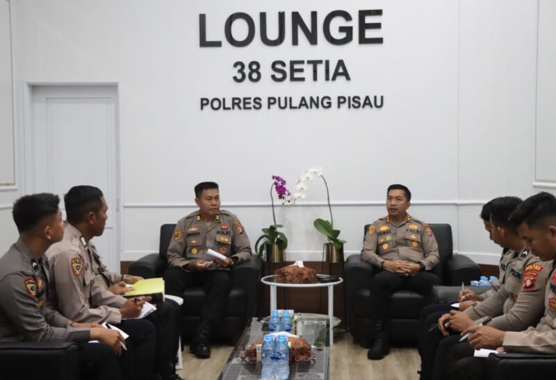 Dialog Langsung Kapolres Pulang Pisau dengan Personel Bagian, Satuan, dan Seksi Perkuat Kekompakan Internal