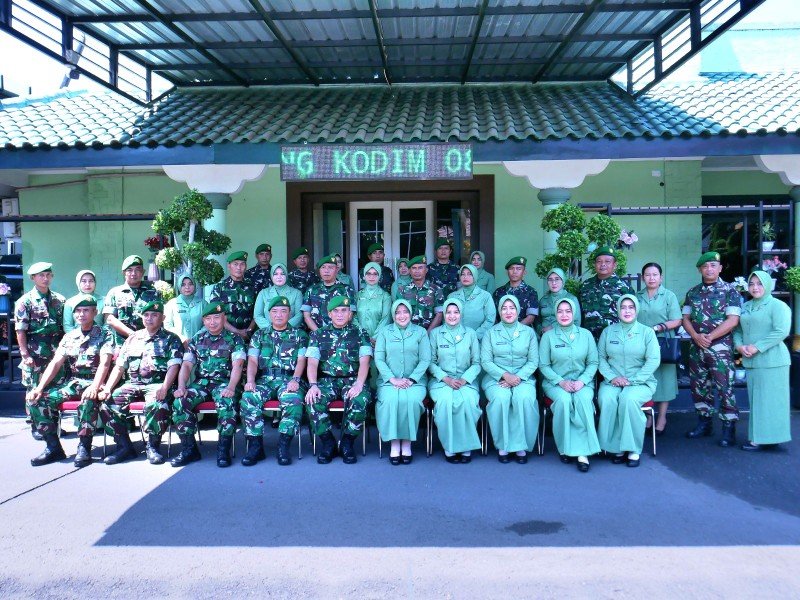 Dandim 0808/Blitar Lantik 68 Prajurit Naik Pangkat, Tegaskan Pentingnya Dedikasi Dan Doa