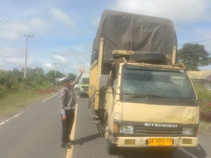 Satlantas Polres Pulang Pisau, Beri Teguran Humanis kepada Pengemudi Truk Overload