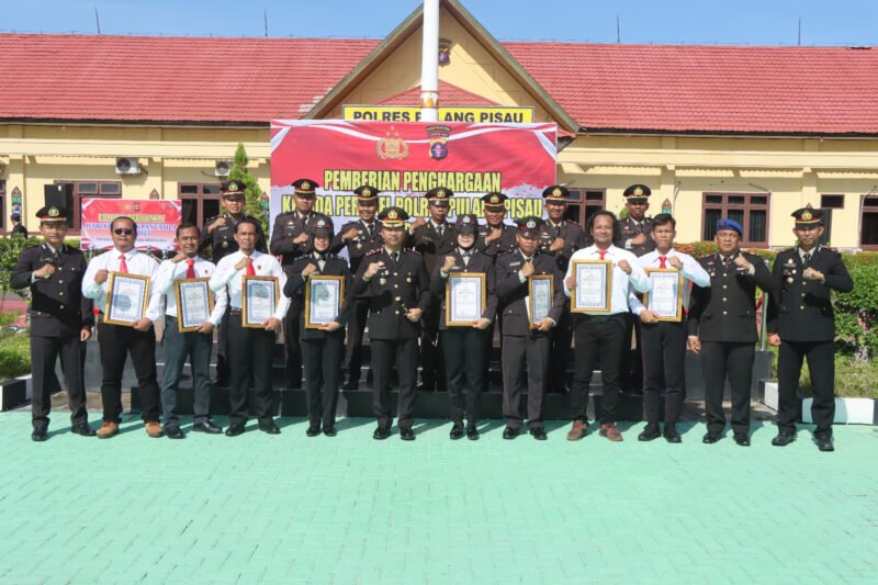 Upacara Hari Kesaktian Pancasila di Polres Pulang Pisau, 11 Anggota Terima Penghargaan