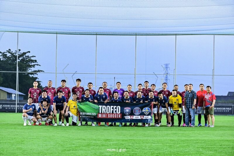 JALIN KEAKRABAN LEWAT OLAHRAGA, TIM SEPAKBOLA RUTAN NGANJUK IKUTI TROFEO BERSAMA TIM SEPAKBOLA LAPAS KEDIRI DAN KANIM KEDIRI