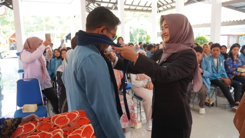 Tuntas Jalani KKN Tematik, Wawali Apersiasi Kontribusi Nyata Mahasiswa Universitas Alma Ata