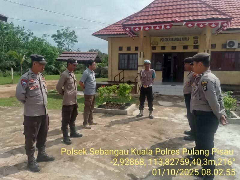 Personil polsek sebangau kuala melaksanakan serah terima piket,