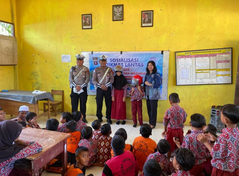 Polisi Masuk Sekolah, Siswa SDN Trisari-3