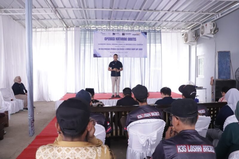 HUT Perdana, BEC Gelar Operasi Katarak Gratis untuk Warga