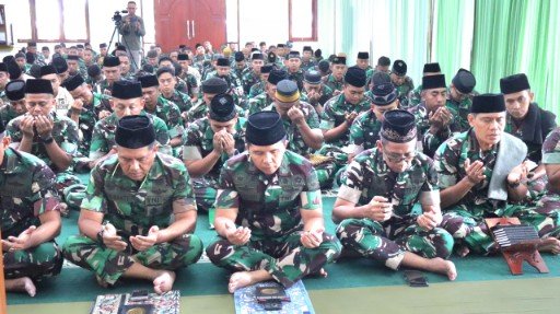 Momentum Memperkokoh Pengabdian dan Persatuan