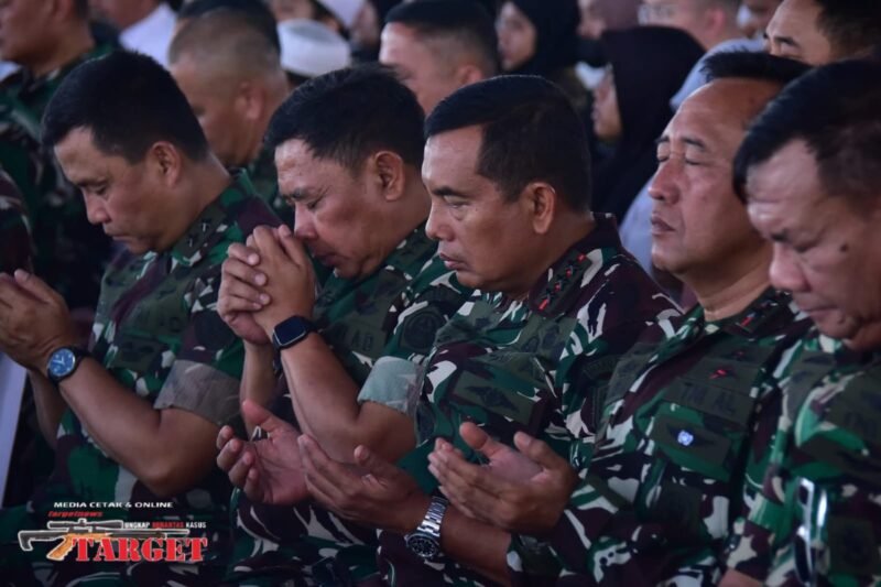 PANGKORMAR IKUTI DOA BERSAMA DI MONAS DALAM RANGKA HUT KE-80 TNI