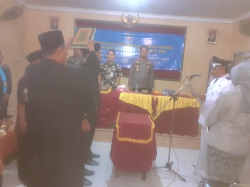 Selamat atas di lantik dan Pengambilan Sumpah perangkat desa Penarukan Andi Wayu Maulana Dan Nuryanto