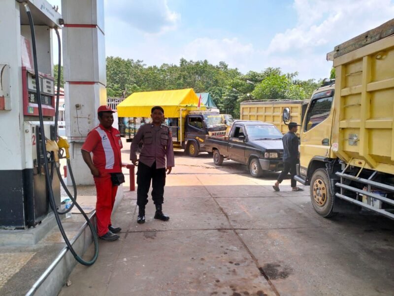 Personel Sat binmas Melaksanakan Giat Sambang Ke SPBU.