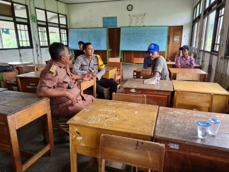 Sat Binmas Polres Pulang Pisau Melaksanakan Kegiatan Polisi RW