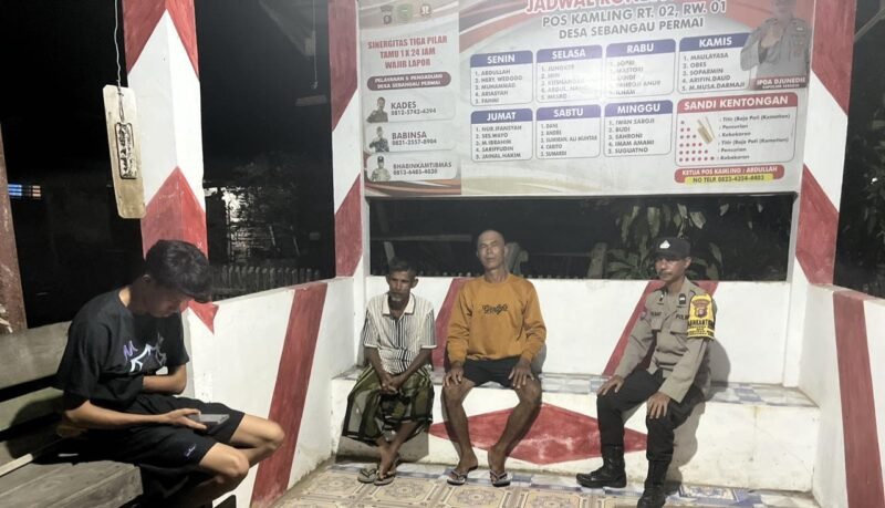 Sambangi Warga Dengan Humanis, personel Polsek Sebangau Kuala Sampaikan Pesan Kamtibmas kepada Warganya