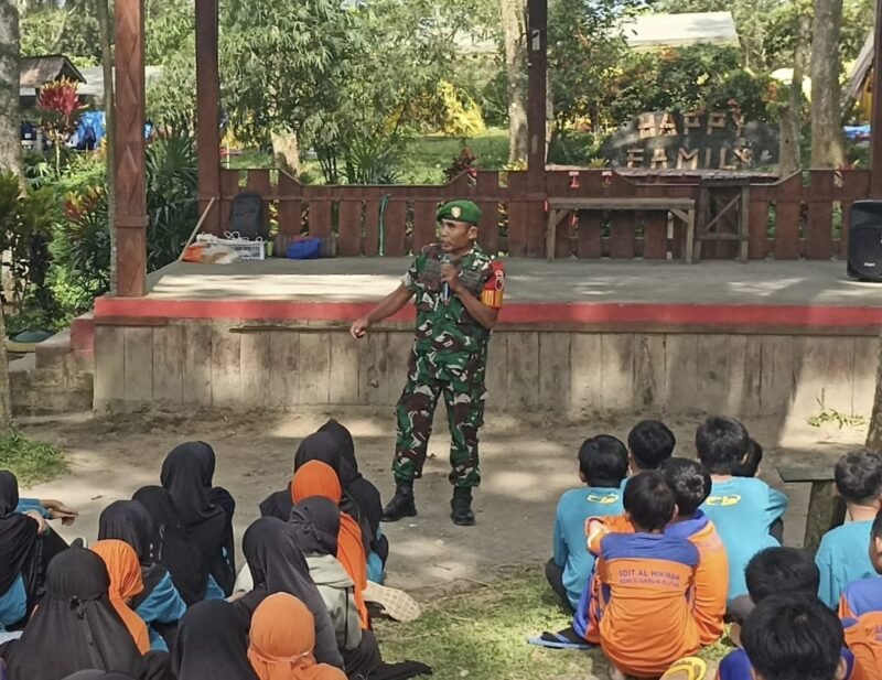 Serunya Bati Komsos Koramil Garum Dalam Materi Bela Negara Perkemahan SDIT Al Hikmah Blitar