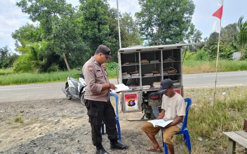 Satbinmas Polres Pulang Pisau melaksanakan perpustakaan keliling