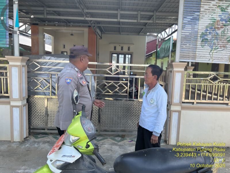 Personel Polsek Kahayan Kuala menyampaikan pesan Kamtibmas, dan Himbauan kamtibmas