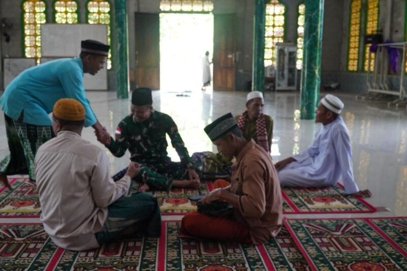 Satgas TMMD Regtas ke-126 Kodim 1208/Sambas Gelar Komsos Bersama Tokoh Agama di Lokasi TMMD