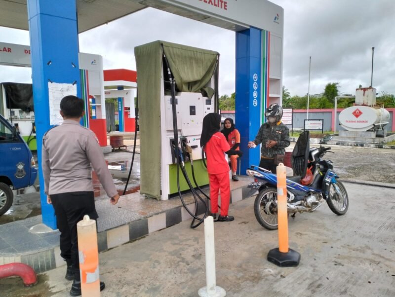 Personel Sat binmas Melaksanakan Giat Sambang Ke SPBU.