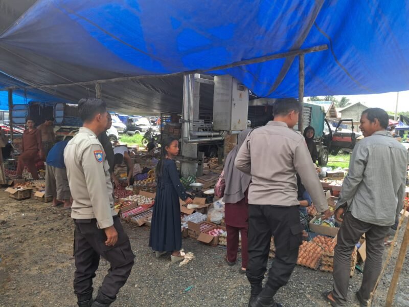 Satbinmas Polres Pulang Pisau sambangi dan dialogis dengan pedagang