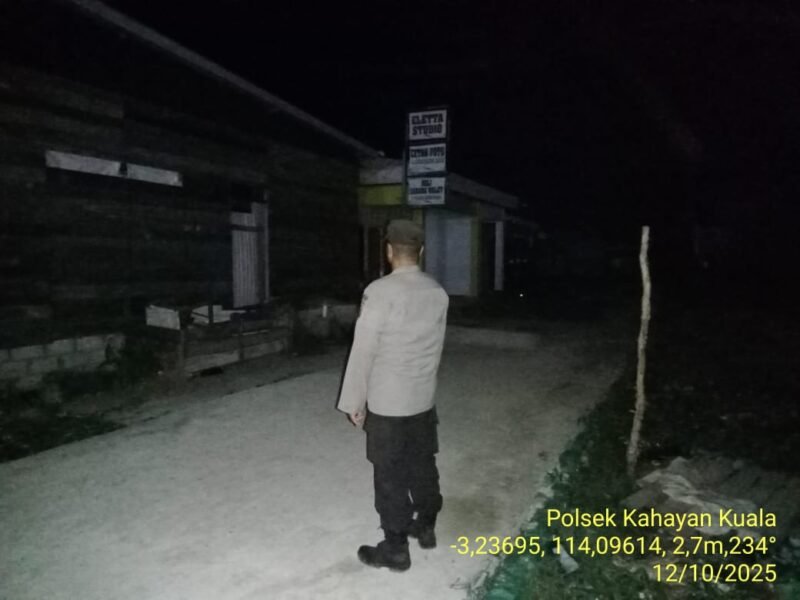 Personil Polsek Kahayan Kuala melaksanakan kegiatan Patroli Kamtibmas pada malam hari guna cegah terjadinya bahaya tindak kejahatan, Kali ini dengan sasaran pemukiman warga dan fasilitas Umum juga daerah rawan Kejahatan, guna cipta Sitkamtibmas yang aman terkendali.