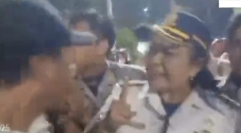 petugas Dinas Perhubungan (Dishub) Kota Surabaya