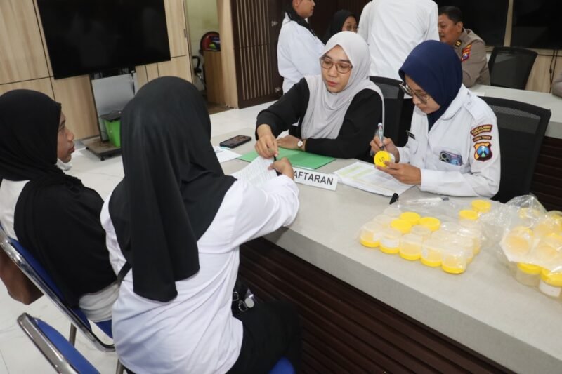 Polres Pelabuhan Tanjung Perak menunjukkan komitmen serius dalam menjamin kualitas dan keamanan Program Makan Bergizi Gratis (MBG) di wilayahnya.